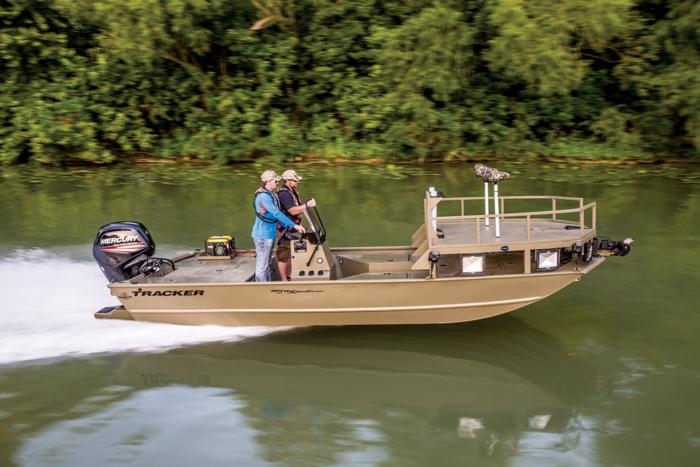 Best Bowfishing Boat: Reviews (2018 Update)